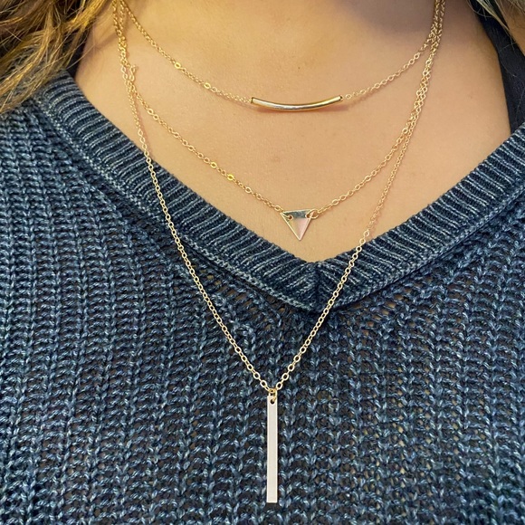 Gorgeous layered necklace!! - Picture 1 of 3